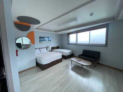 Clean and cozy accommodation in Ulleungdo Family Room Queen 1, Super Single 1
