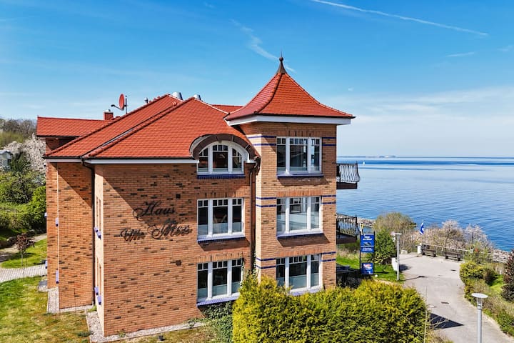 Haus Am Meer Fewo04: Balkon,meerblick, Ruhige Lage - Sassnitz
