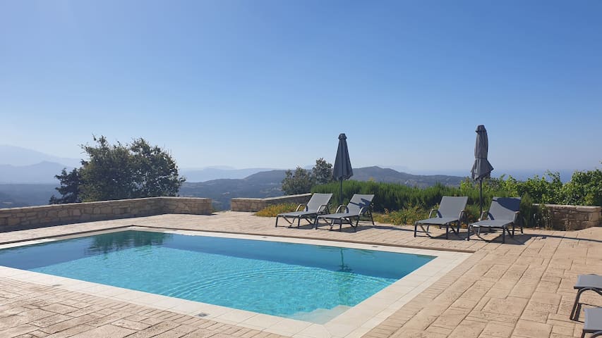 Nelia Villa Breathtaking Seaview, By Hellocrete