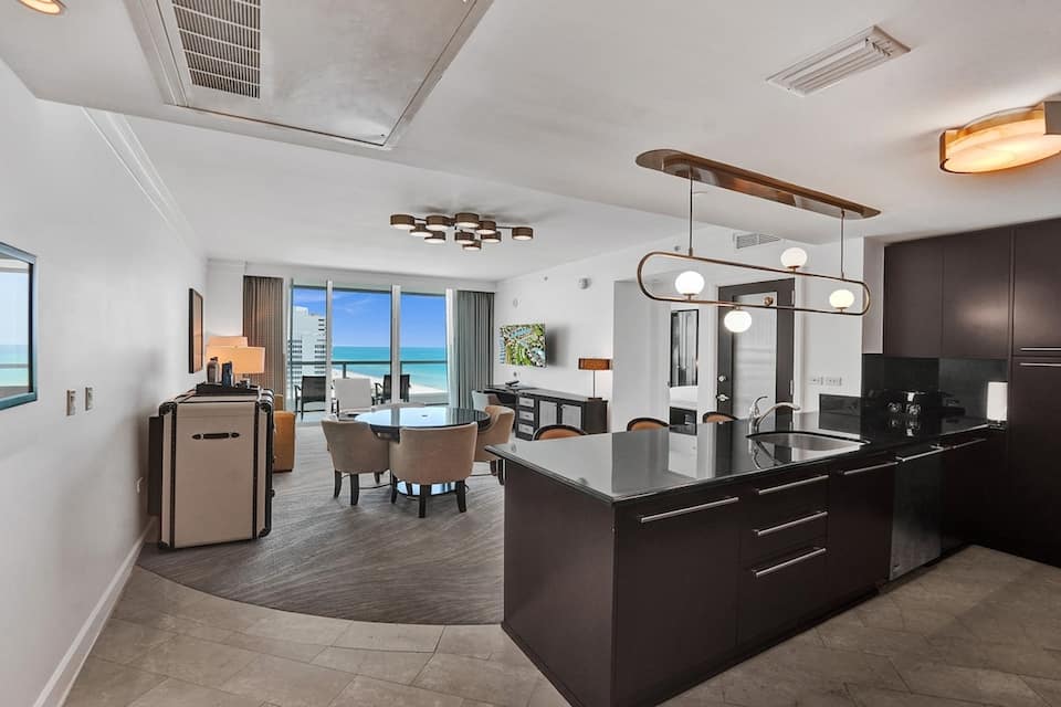 Curated Beachfront Mansion Rentals Miami Beach Gallery View 41