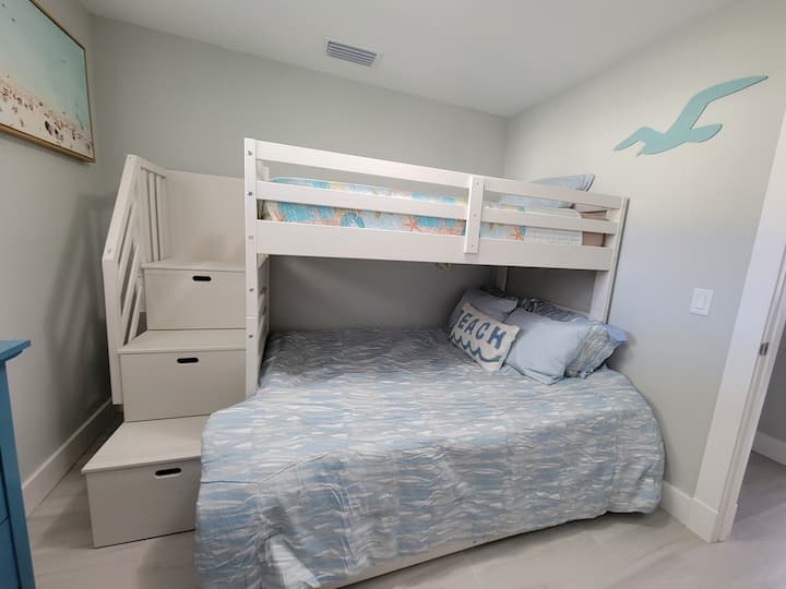 Пета спалня, двойно легло над голямо двойно легло