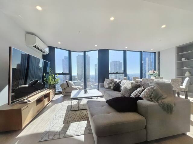 Beautiful 4B3B CBD Melbourne apartment Free WIFI gallery image 2