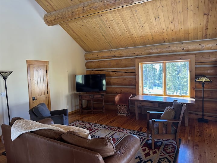 לופט בקומה השנייה עם סלון נוסף