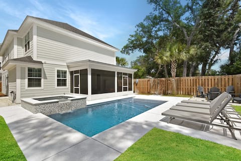 5 bed/3 bath Home with Heated Saltwater Pool