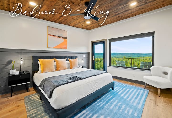 この穏やかな寝室では、すべての日の出が夢のように壮大になっています。