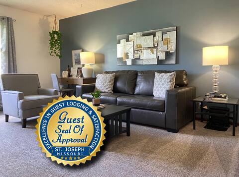Outstanding 2-Bedroom - Great Location & Clean!