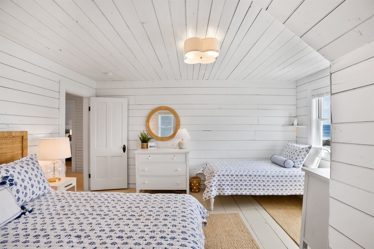 Spálňa č.1 s manželskou posteľou King a 2 oddelenými posteľami