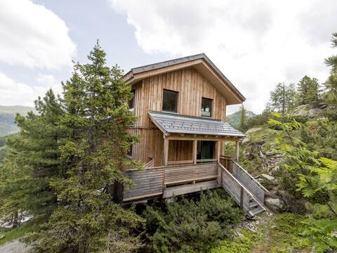 #3 with IR Sauna & Hot Tub by Interhome