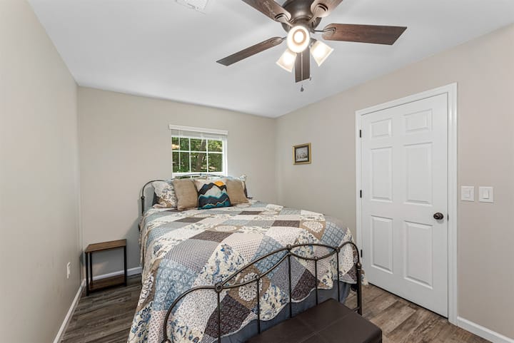 Second bedroom