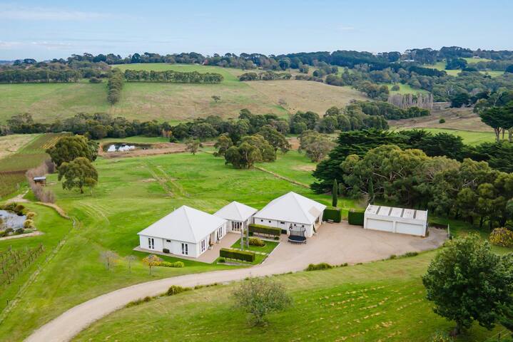 Shoreham Homestead Walk to Vineyards gallery image 5