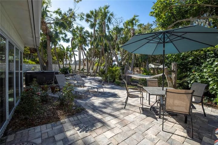 Maison-salle De Bain Privée-vue Sur Jardin-oasis H - シエスタ・キー, FL
