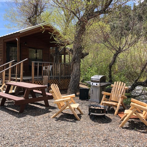 Virginia Creek Housekeeping Cabin for Five Guests