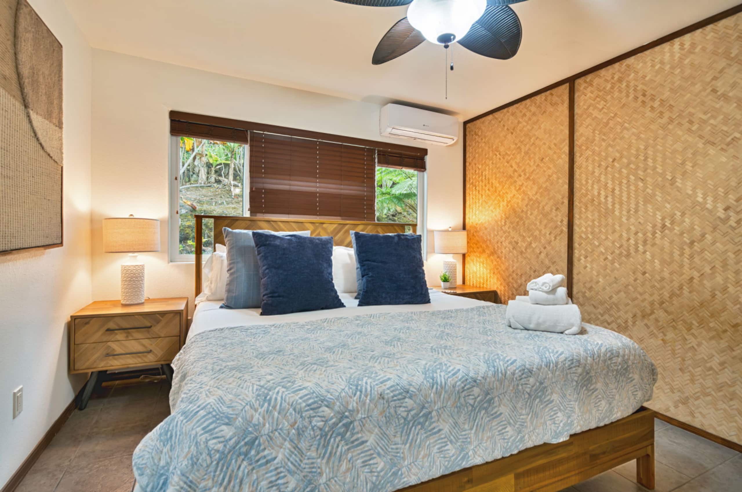 Home in Holualoa · ★4.9 · 4 bedrooms · 6 beds · 3.5 shared baths - Image 33
