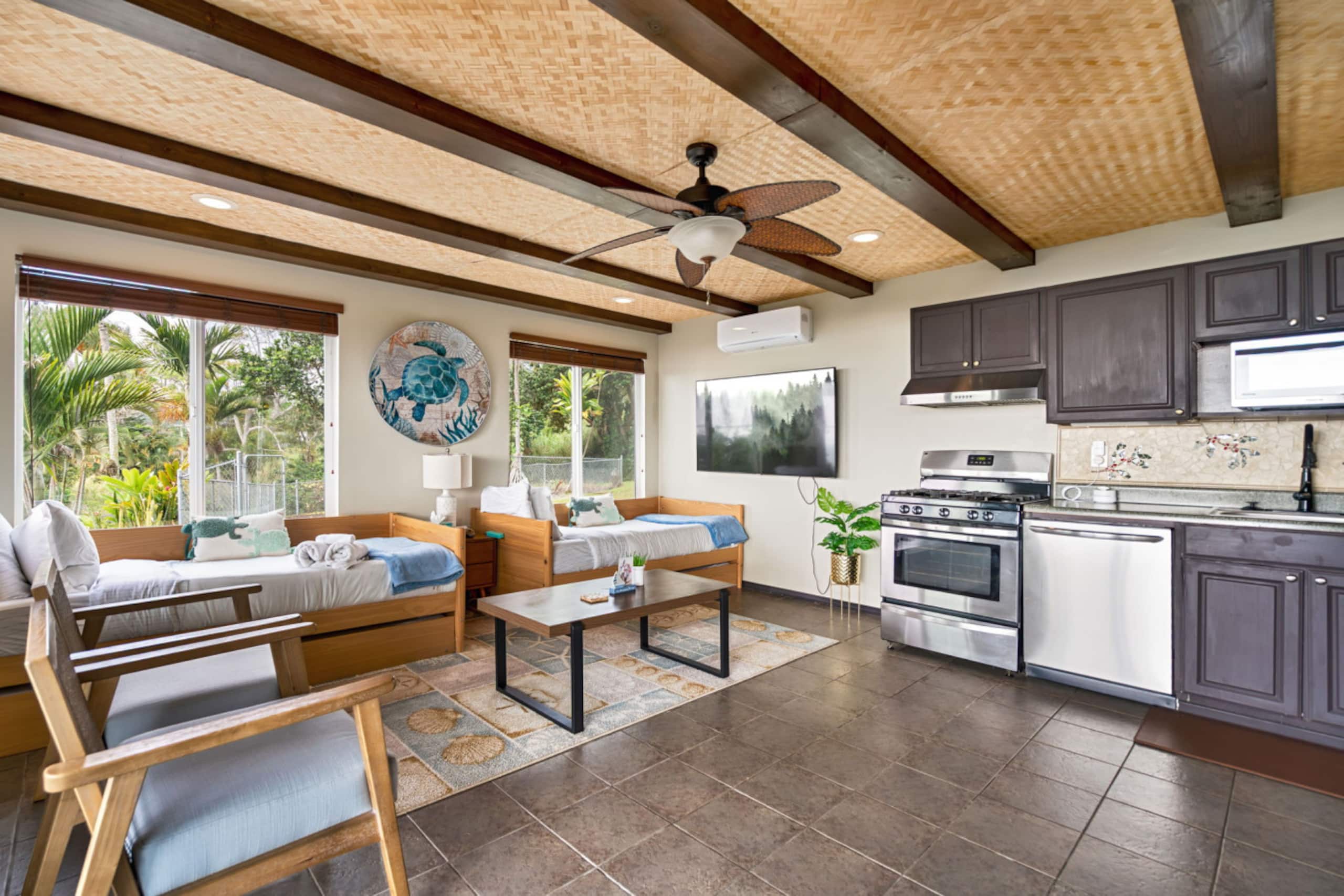 Home in Holualoa · ★4.9 · 4 bedrooms · 6 beds · 3.5 shared baths - Image 19