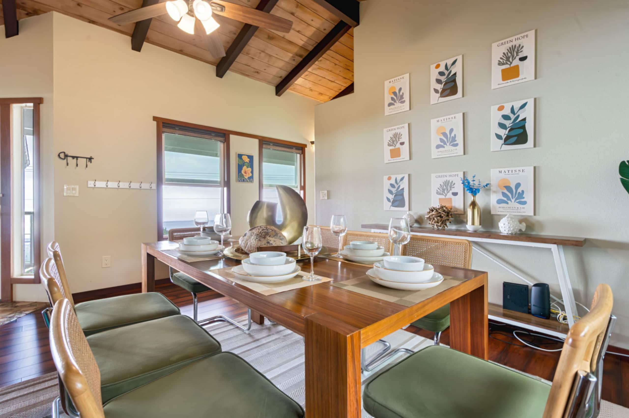 Home in Holualoa · ★4.9 · 4 bedrooms · 6 beds · 3.5 shared baths - Image 14