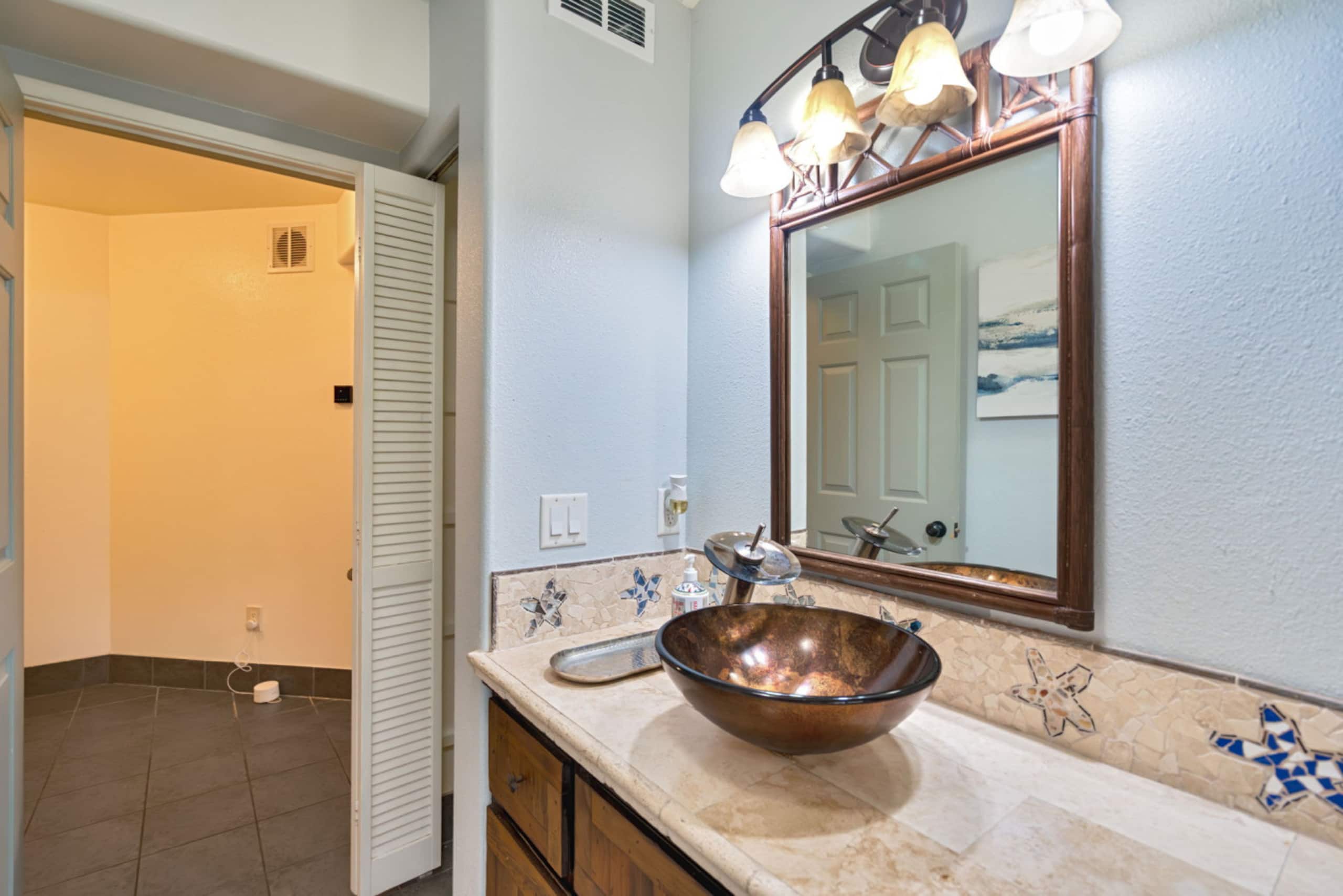 Home in Holualoa · ★4.9 · 4 bedrooms · 6 beds · 3.5 shared baths - Image 42