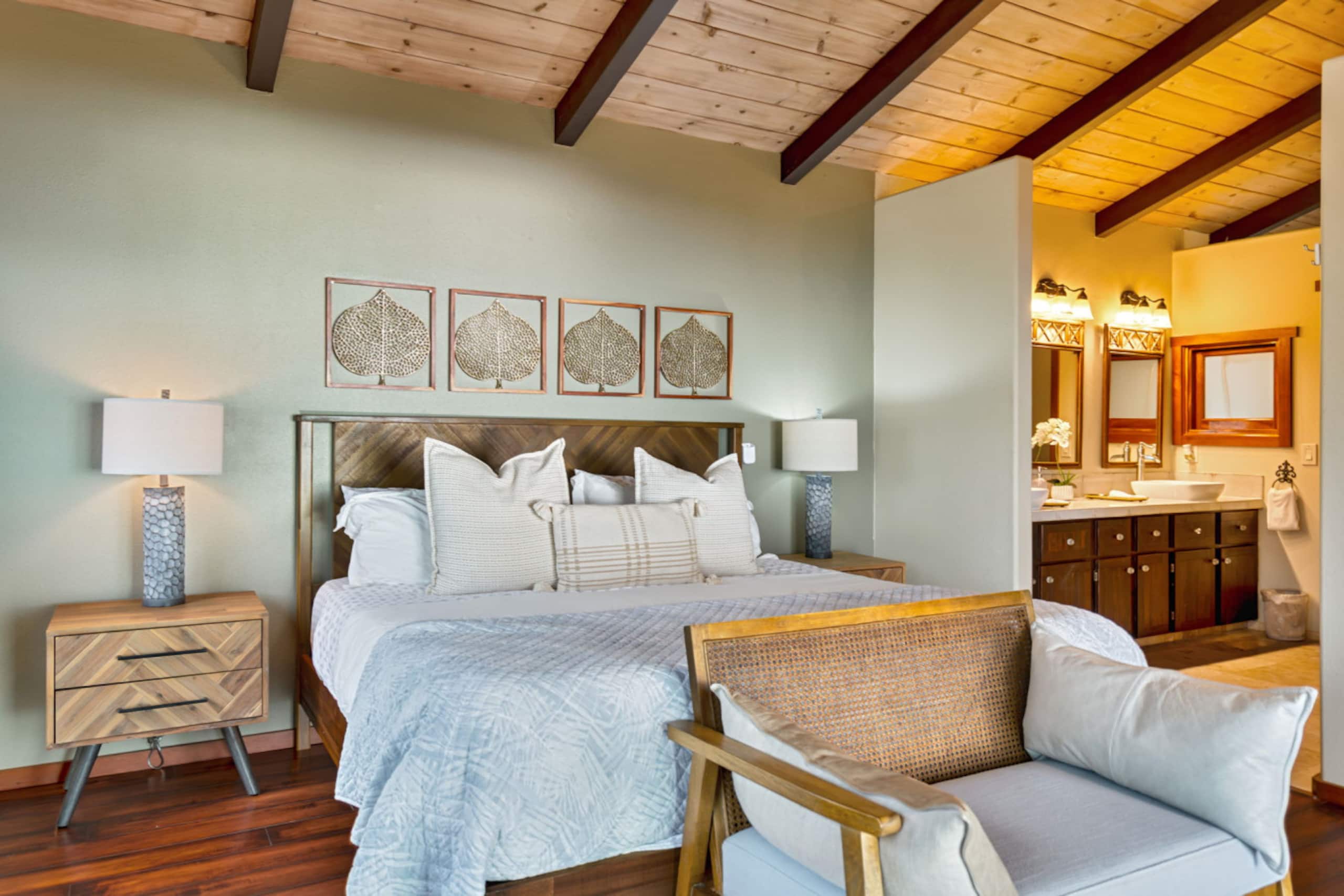 Home in Holualoa · ★4.9 · 4 bedrooms · 6 beds · 3.5 shared baths - Image 25