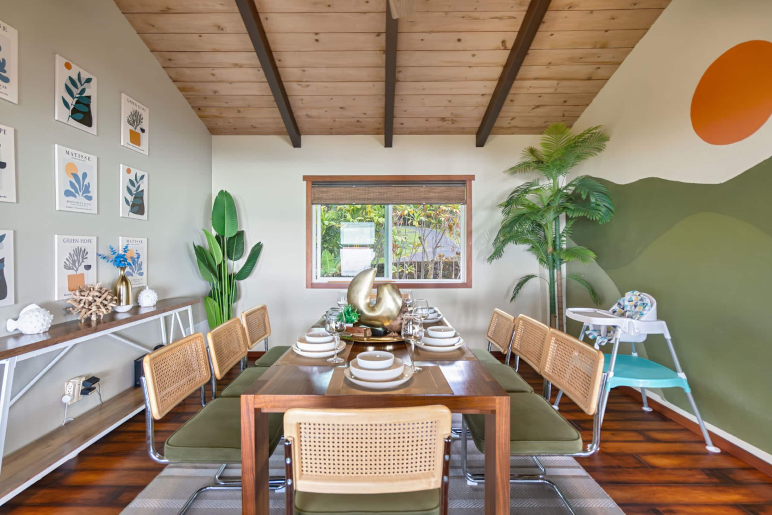 Home in Holualoa · ★4.9 · 4 bedrooms · 6 beds · 3.5 shared baths - Image 13