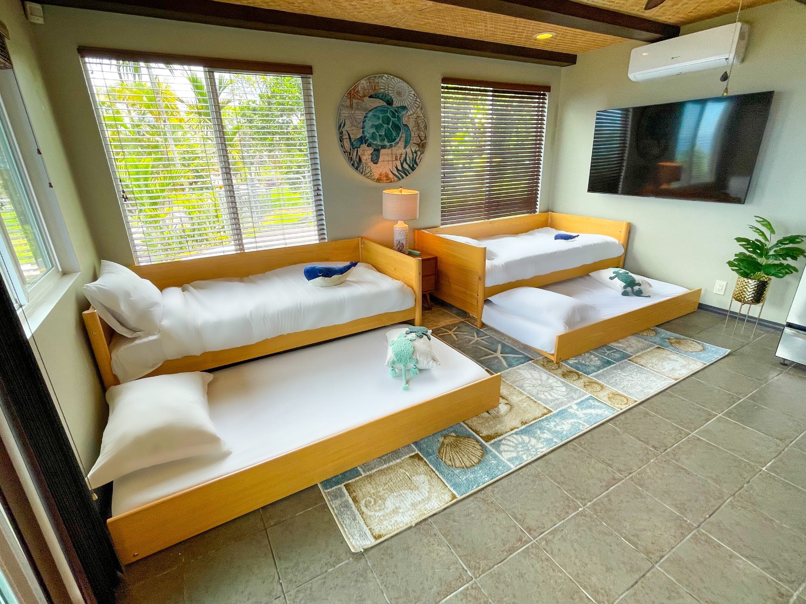 Home in Holualoa · ★4.9 · 4 bedrooms · 6 beds · 3.5 shared baths - Image 15