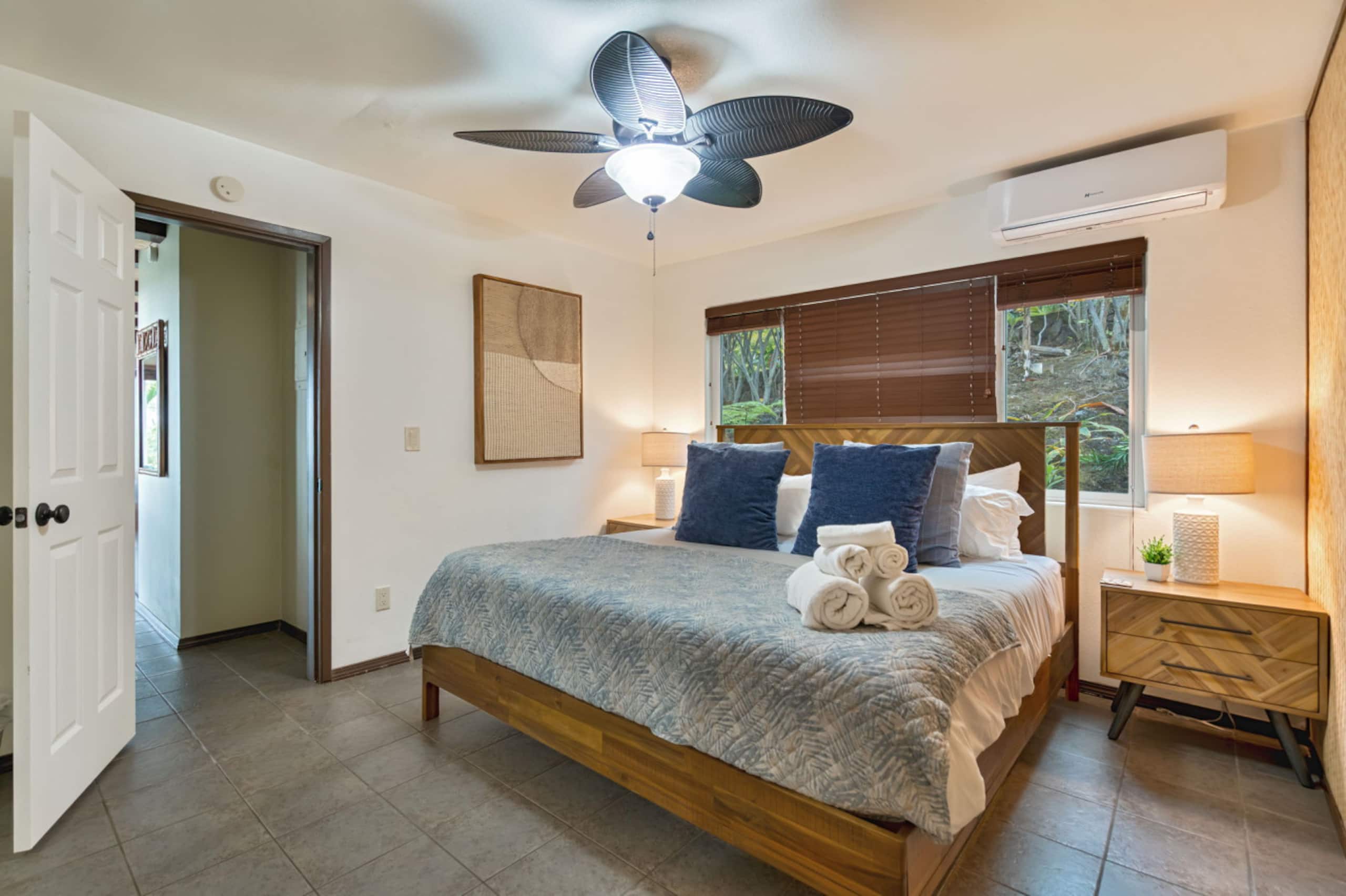 Home in Holualoa · ★4.9 · 4 bedrooms · 6 beds · 3.5 shared baths - Image 32