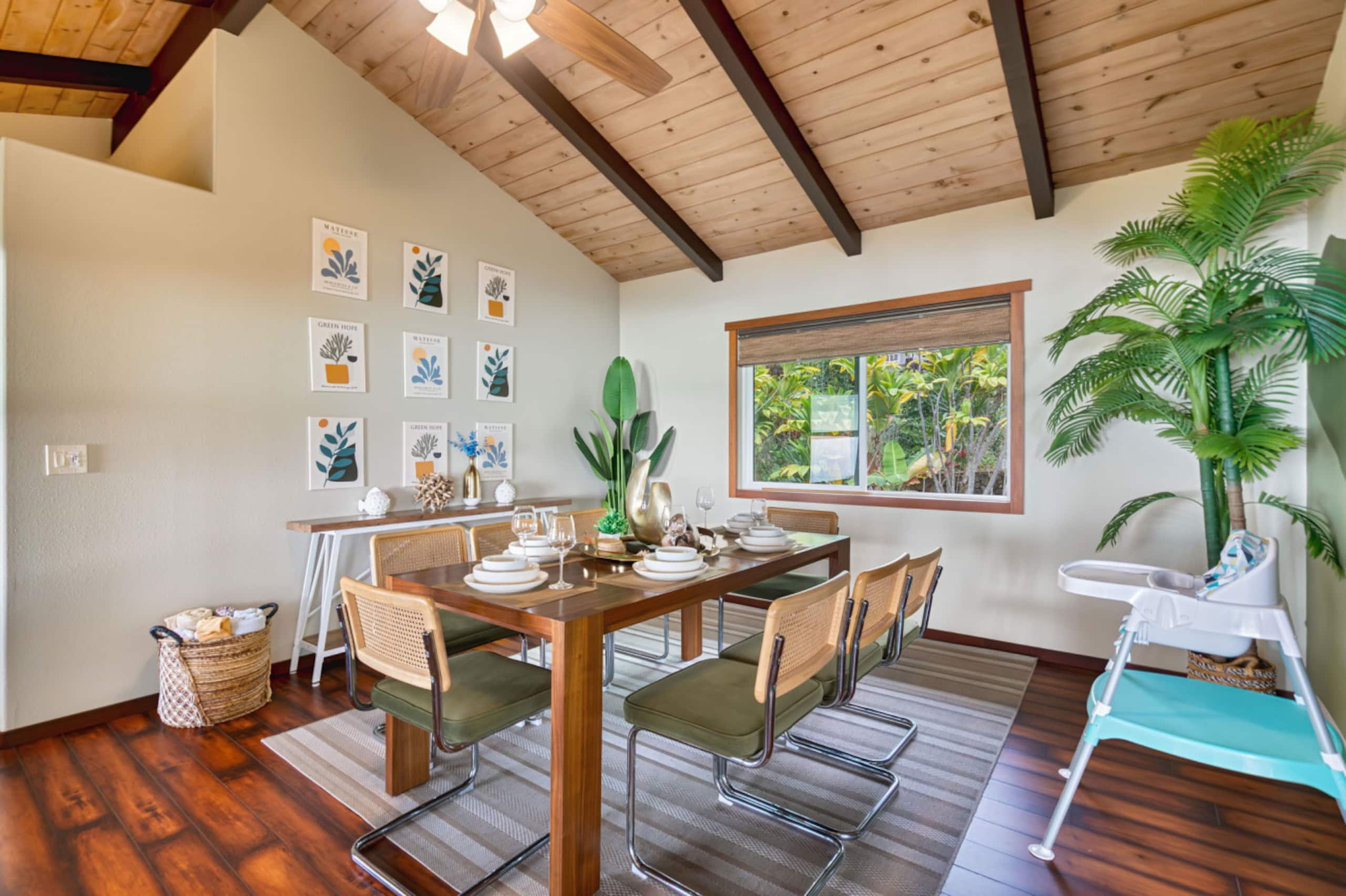 Home in Holualoa · ★4.9 · 4 bedrooms · 6 beds · 3.5 shared baths - Image 10