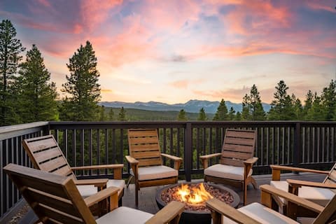 Serene Retreat: Amazing Views HotTub Sauna, XBox