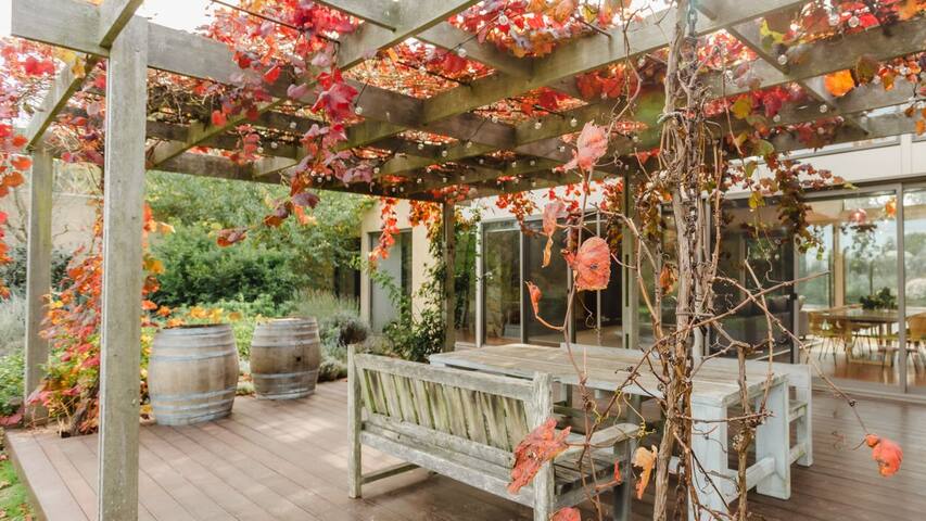 Tucks Rise gallery image 2