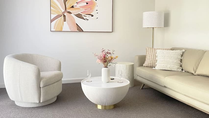 Sunbury on the Park – netflix, table tennis