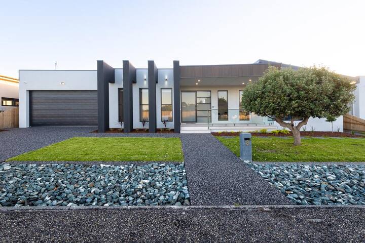 Summerland 8 @ Glorious Diamond Beach with Outdoor