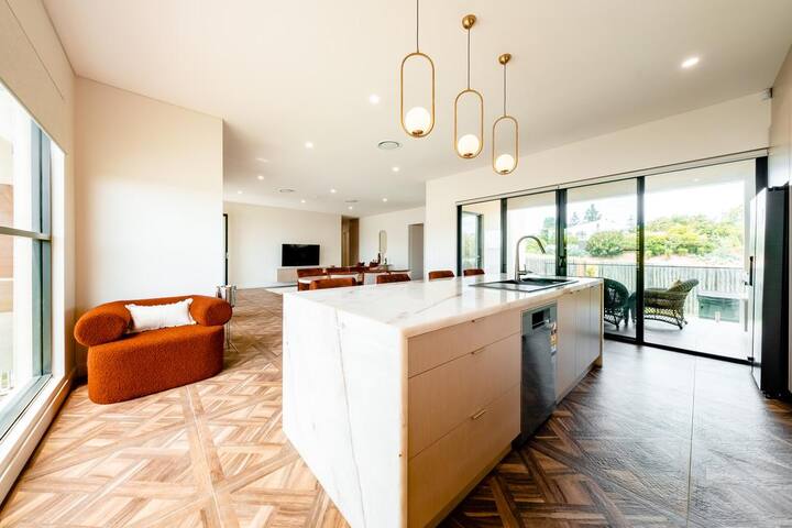 Summerland 10 @ Glorious Diamond Beach with outdoo gallery image 5