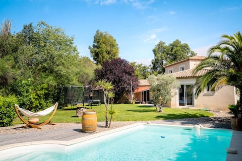 Villa Andria Family-friendly trampoline pool