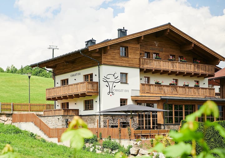 Serviced Luxury Chalet Evi Kaprun