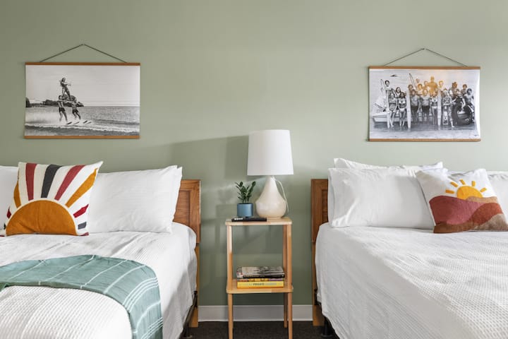 Sehemu nzuri sana ya kukaa! Tuliweka nafasi dakika za mwisho na tulishangazwa sana na Motel. Alipenda vibe retro na hakika kukaa tena wakati wa nyuma katika mji!! - Juliana Sowiecki