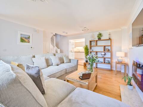 Sea Breeze by Interhome