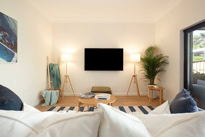 Coastal Tamarama gallery image 3