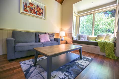 Alpine Arnica Cottage 2 - Cosy & comfortable