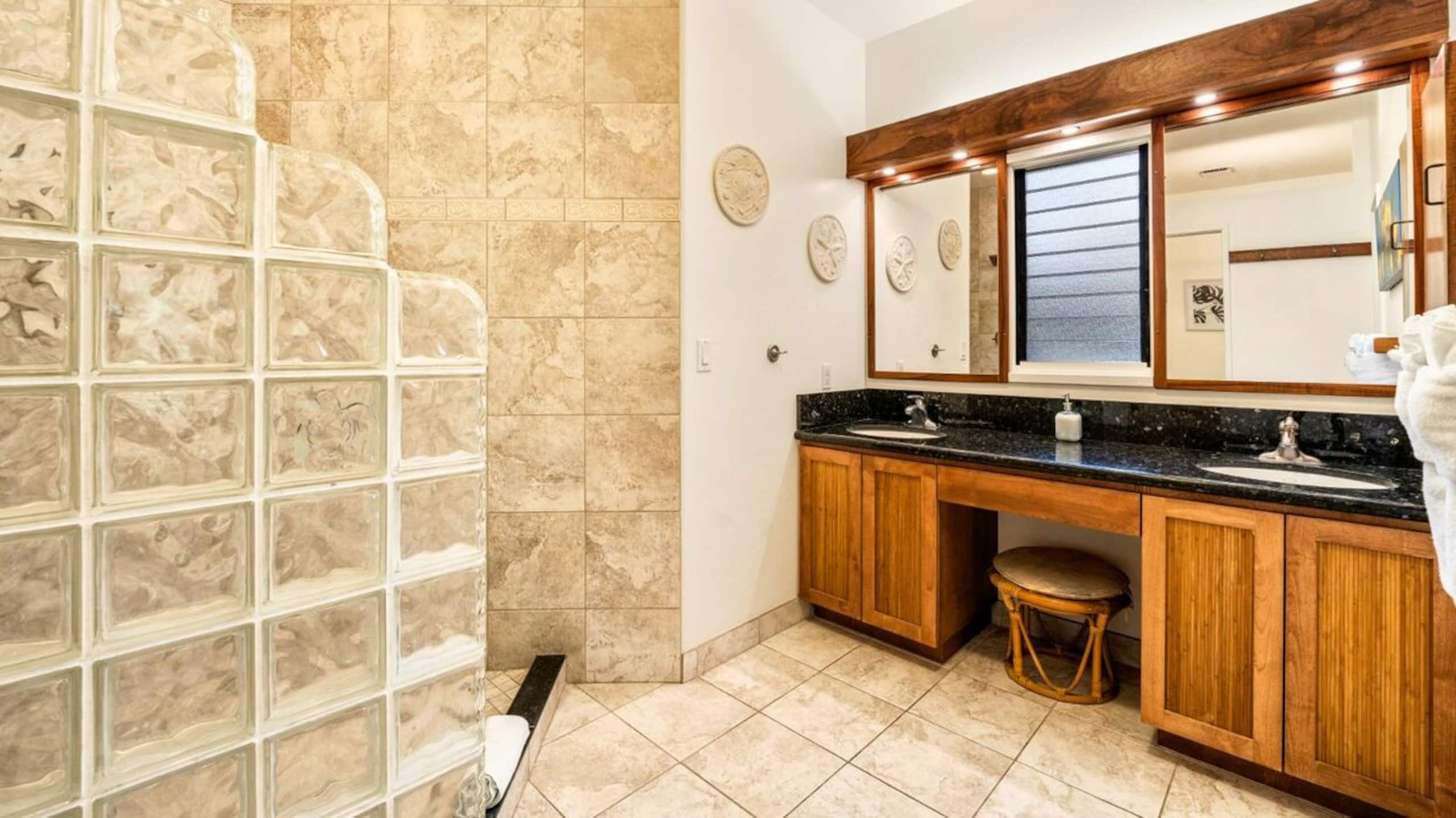 Condo in Kailua-Kona · ★5.0 · 2 bedrooms · 3 beds · 2 baths - Image 18