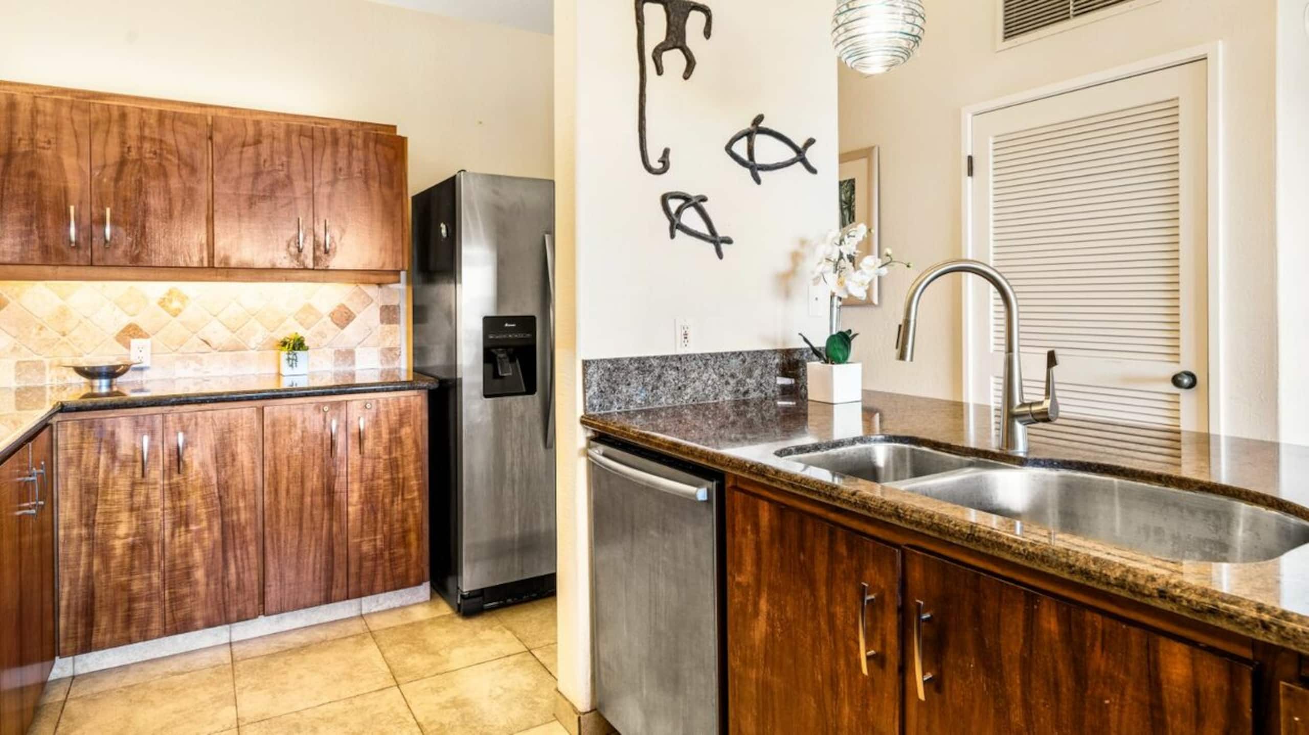 Condo in Kailua-Kona · ★5.0 · 2 bedrooms · 3 beds · 2 baths - Image 9