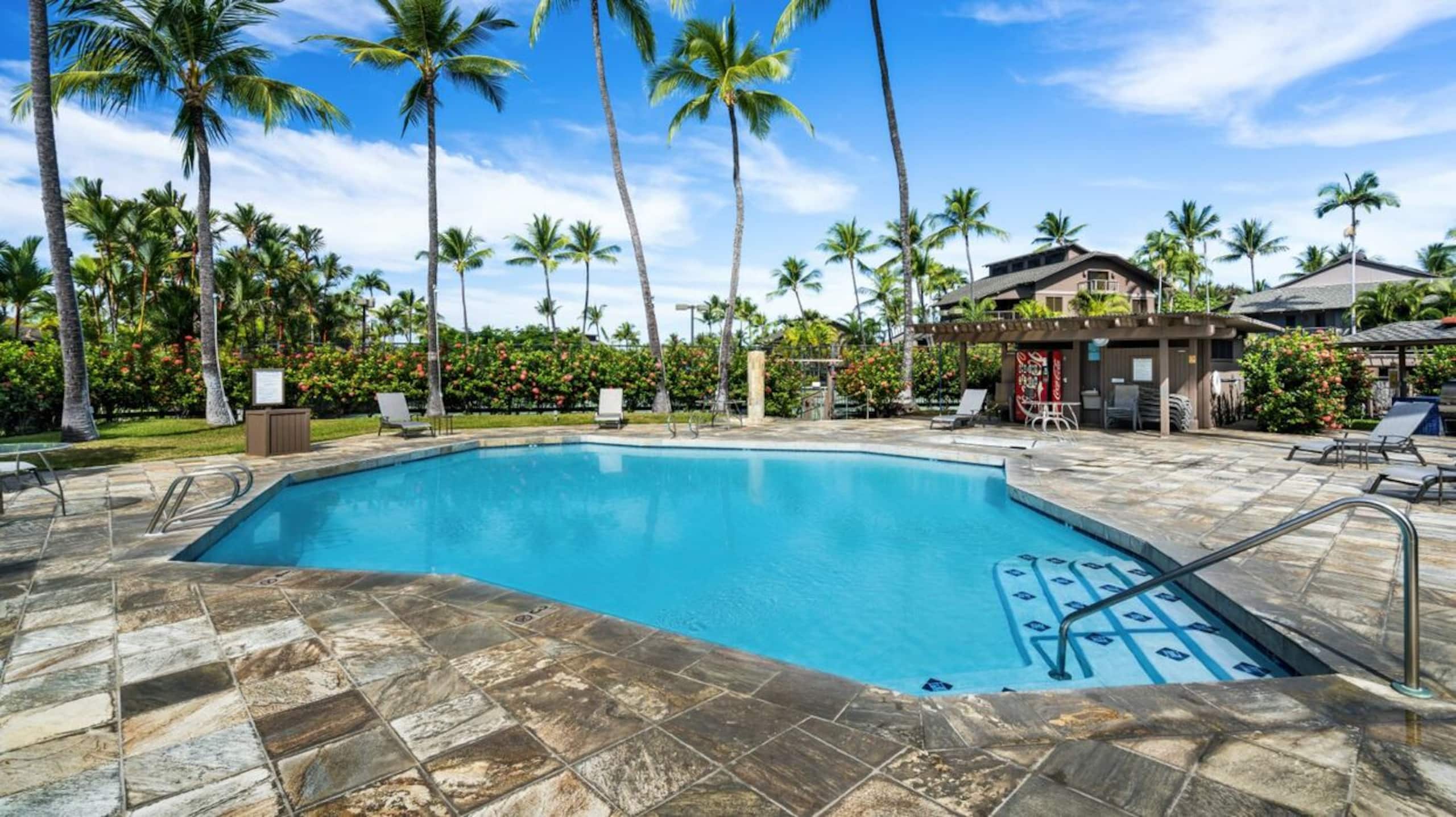 Condo in Kailua-Kona · ★5.0 · 2 bedrooms · 3 beds · 2 baths - Image 32