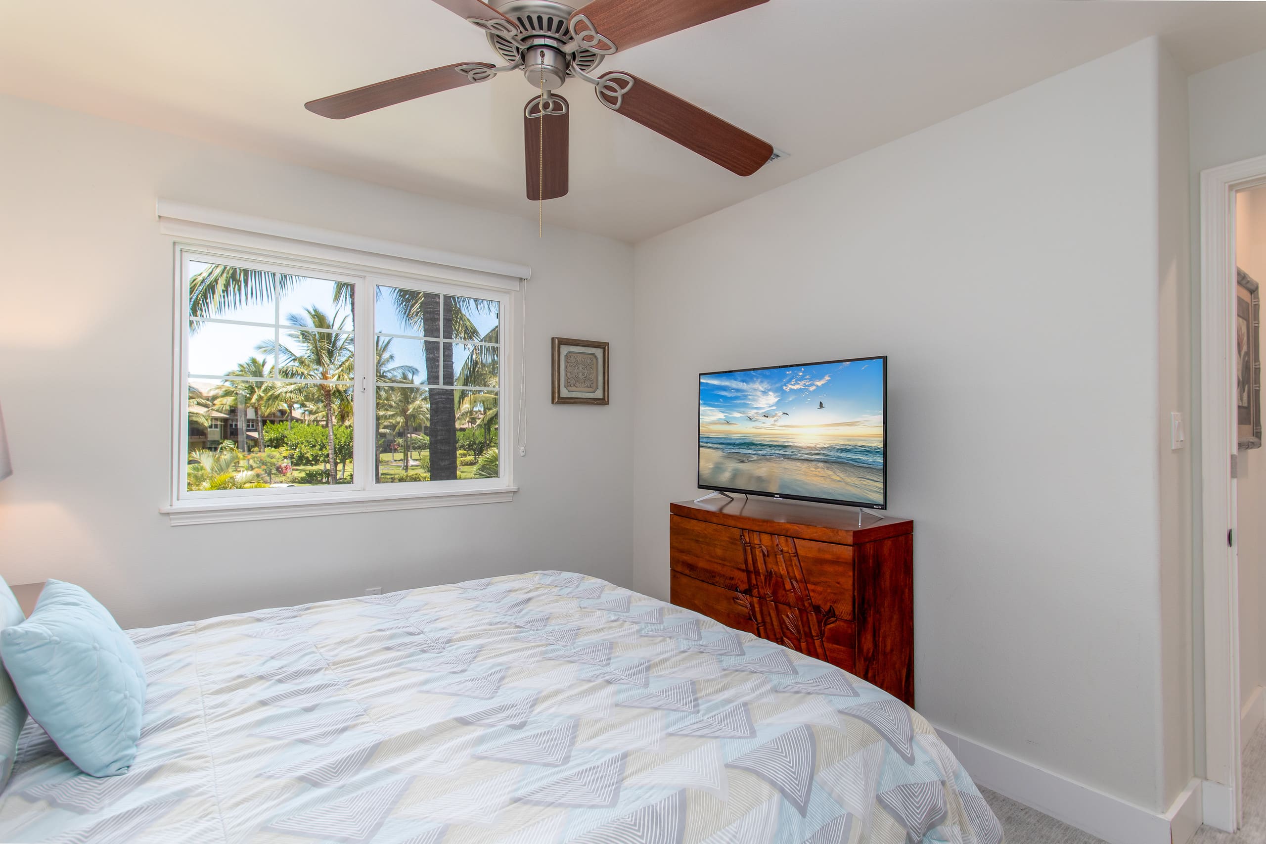 Private townhome close to gorgeous beaches - Photo 10