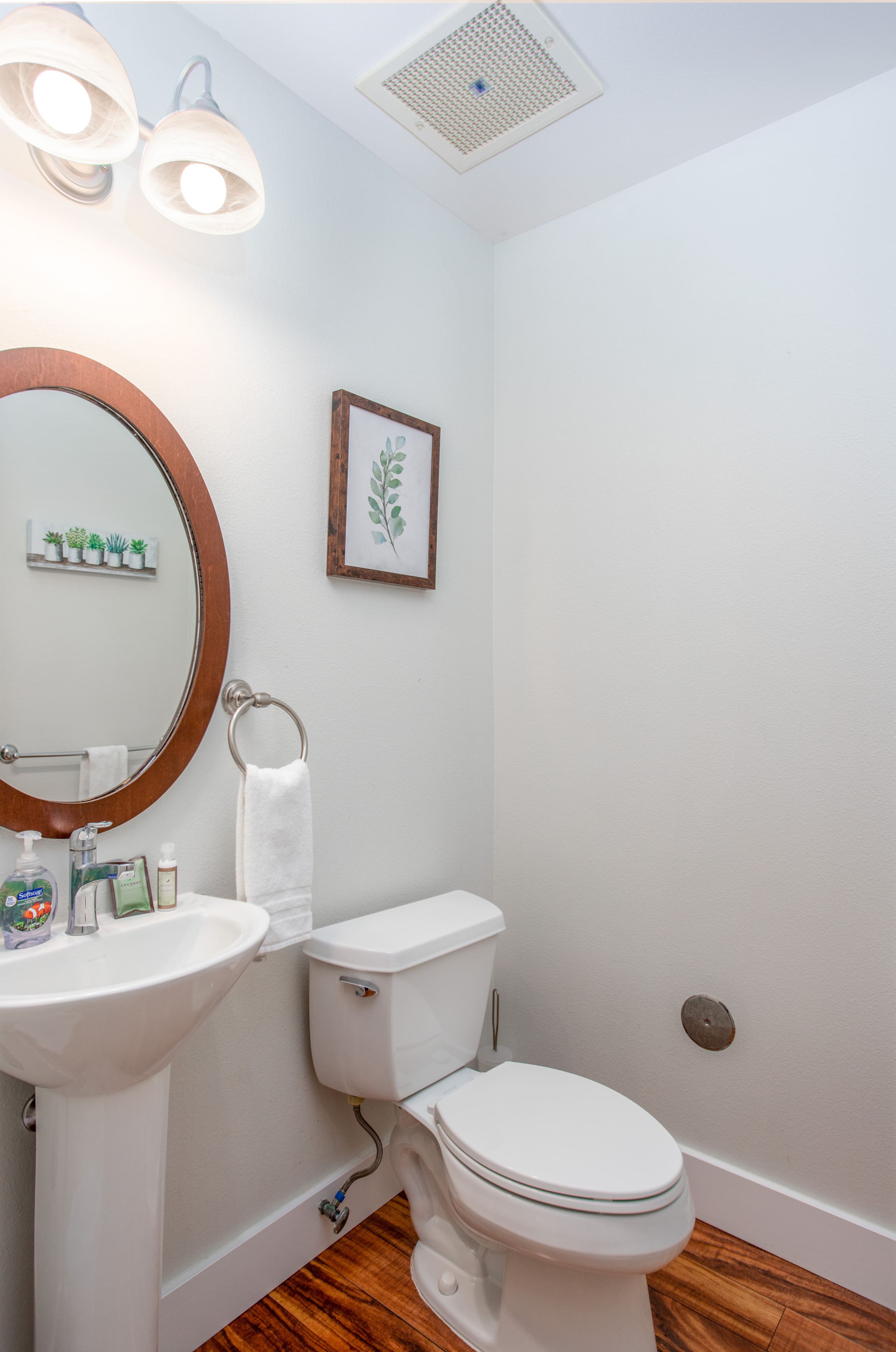Private townhome close to gorgeous beaches - Photo 17