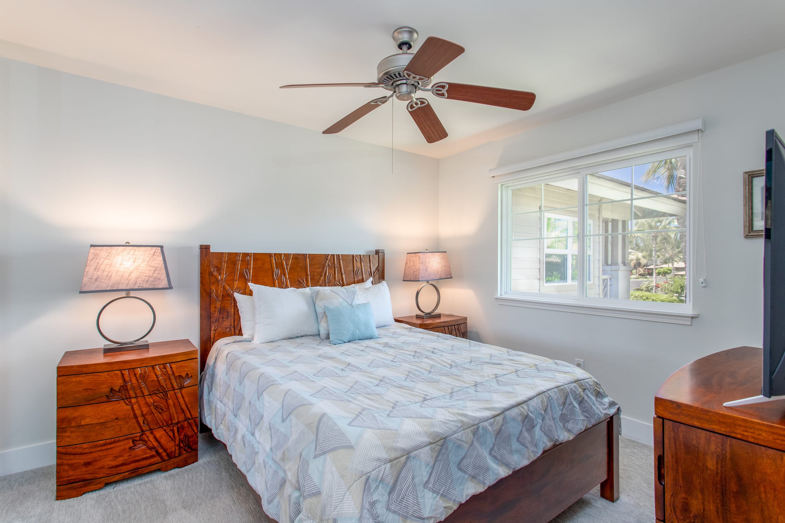 Private townhome close to gorgeous beaches - Photo 9