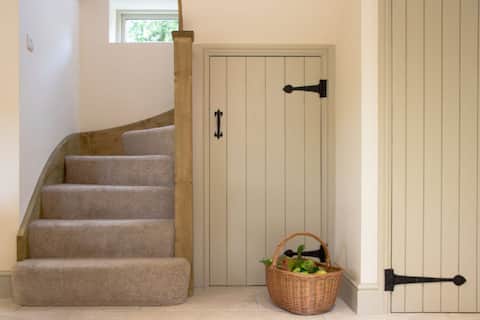 Top performing Airbnb: Stunning barn, organic farmstay, a rural escape! in Worcestershire