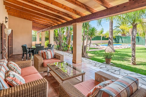 Anuncio de Airbnb popular: Villa Levante - Majorca en Sa Pobla