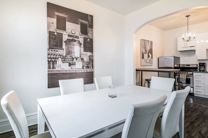 Groups Welcome, Balcony, Near Top Parks gallery image 4