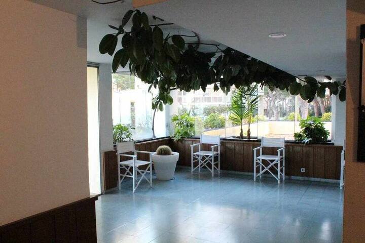 Spectacular view to the sea gallery image 2