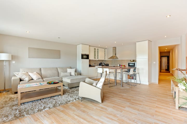 Sea & Mountain View 2br Apartment With Terrace (4) - Ampuriabrava