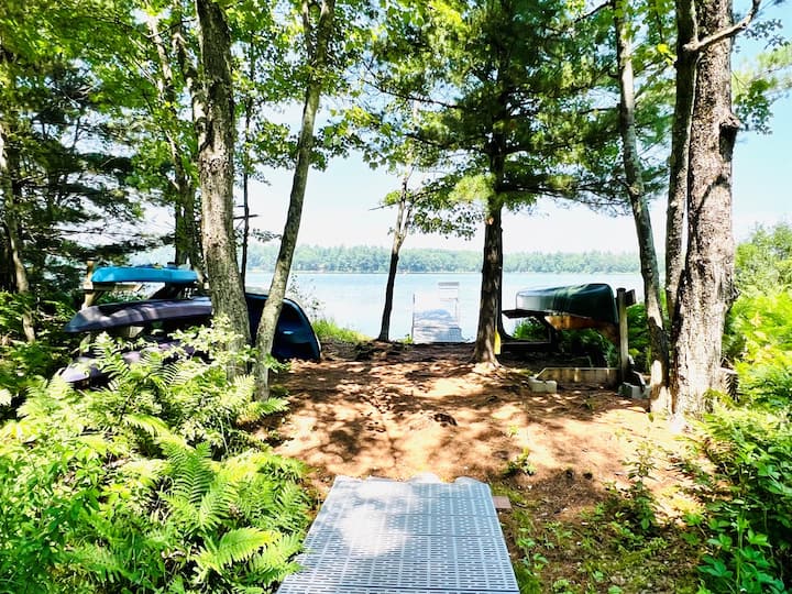 Pet-Friendly Lakeside Lodge w/ Fishing Boat