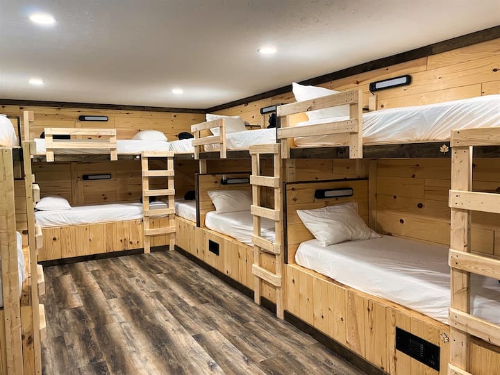 The Maple Bunk Room