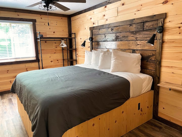 The Elm King Suite